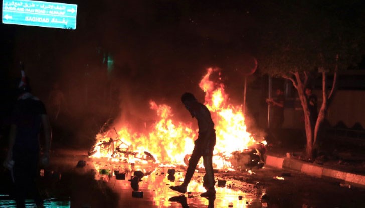 Шестима души са загинали, а трима са тежко ранени при въздушен удар по иракските Сили за народна мобилизация Шестима души са загинали, а трима са тежко ранени при въздушен удар по иракските Сили за народна мобилизация