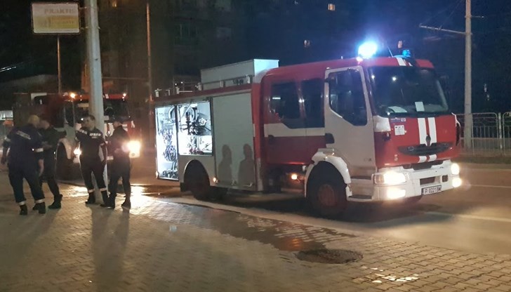 Камионът се допрял в жиците на тролейбусния транспорт Камионът се допрял в жиците на тролейбусния транспорт