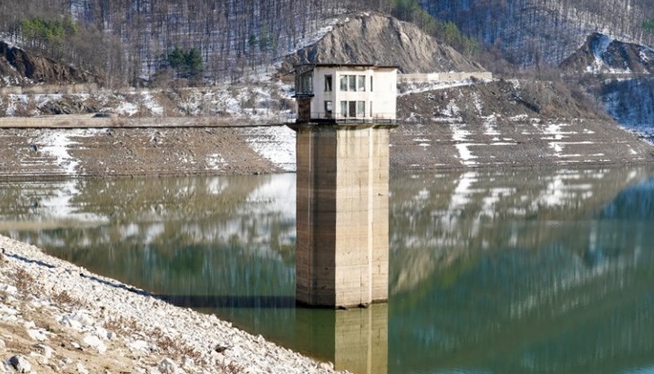 Байпаси без водомери точат количества от язовир “Бебреш” Байпаси без водомери точат количества от язовир “Бебреш”