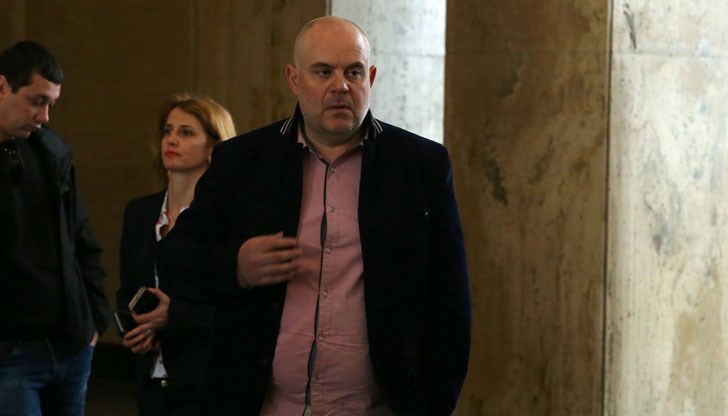 Подхлъзнаха го жестоко с тази съчинена президентска афера