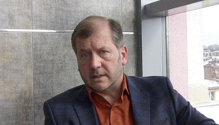 Питането на главния прокурор до Конституционния съд е явен опит за оказване на натиск и скърцане със зъби срещу президента Питането на главния прокурор до Конституционния съд е явен опит за оказване на натиск и скърцане със зъби срещу президента