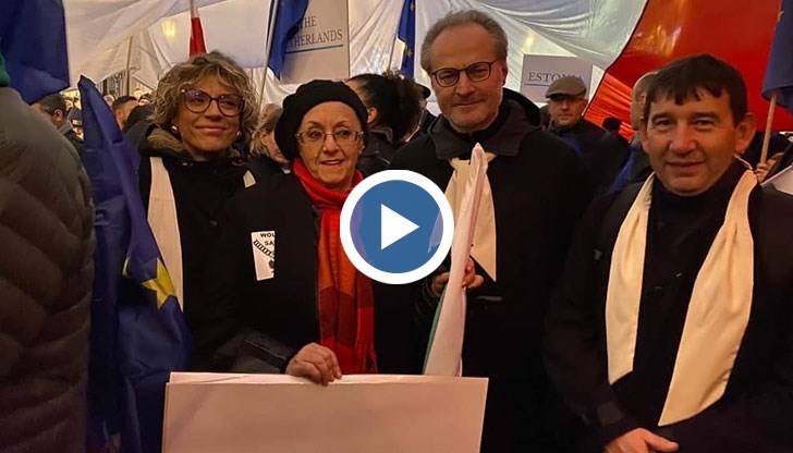 Председателят на Върховния касационен съд Лозан Панов е сред участниците в марша с 15 000 участници във Варшава