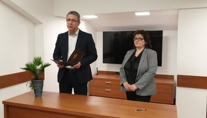 Актът за встъпване беше връчен от Георги Георгиев Актът за встъпване беше връчен от Георги Георгиев