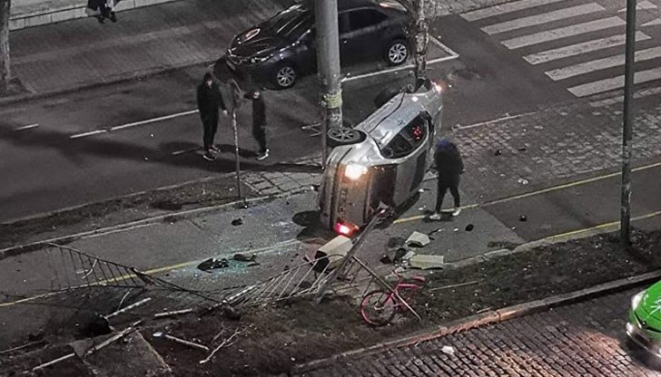 Шофьорът се е отървал само със счупена ръка