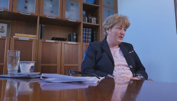 Това са едни и същи хора, които безчинстват вече трета година върху нас. Това е безобразие, заяви известният юрист Това са едни и същи хора, които безчинстват вече трета година върху нас. Това е безобразие, заяви известният юрист