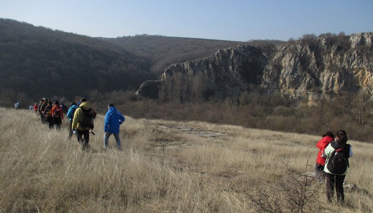 Очаква се времето да е слънчево и температурите да достигнат до 12-15 градуса