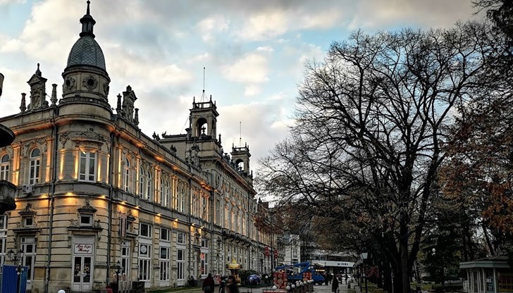 Спектакълът ще бъде представен на 13 януари т.г. в Доходното здание в града