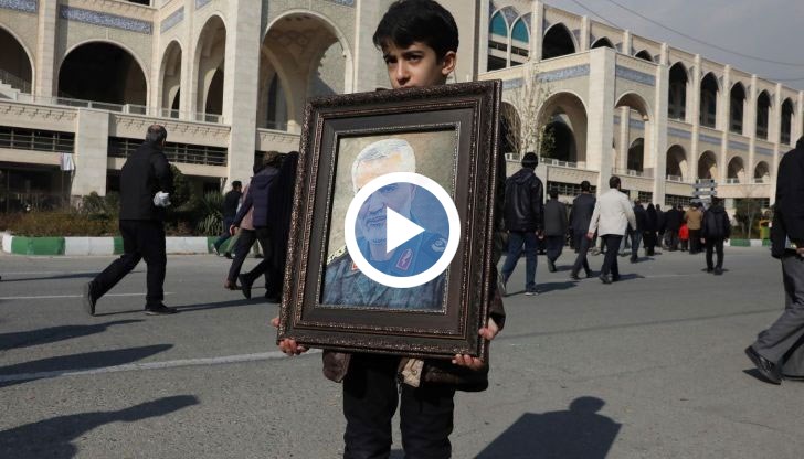 Телевизия разпространи кадри от камери за виденаблюдение, които показват момента на удара върху конвоя със Сулеймани