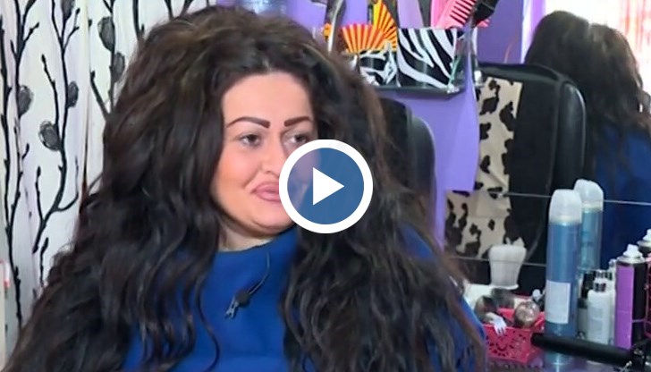 Тя буквално взриви интернет, като засне как сама поставя хиалурон на лицето си