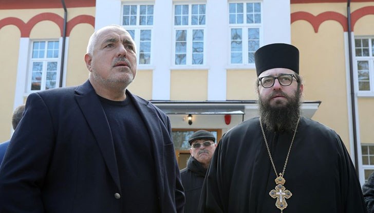 Жалък и паникьосан човечец, който увлича цяла България в пропастта! Жалък и паникьосан човечец, който увлича цяла България в пропастта!