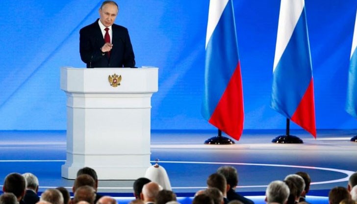 Путин благодари на правителството на Медведев за съвместната работа, "въпреки че не всичко се получи"