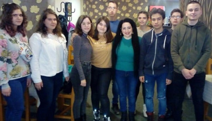 В нея участваха 9 ученици от МГ „Баба Тонка” – Русе с проекти по информатика и информационни технологии В нея участваха 9 ученици от МГ „Баба Тонка” – Русе с проекти по информатика и информационни технологии