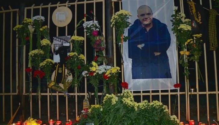 28-годишният Тоско Бозаджийски почина след нападение от ултраси на ПОАК и последвал удар от кола 28-годишният Тоско Бозаджийски почина след нападение от ултраси на ПОАК и последвал удар от кола