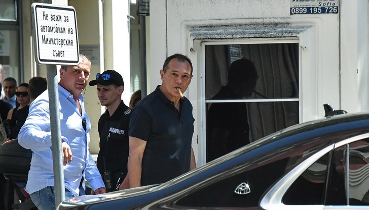 Засилено полицейско присъствие има и пред офис на "Националната лотария" Засилено полицейско присъствие има и пред офис на "Националната лотария"