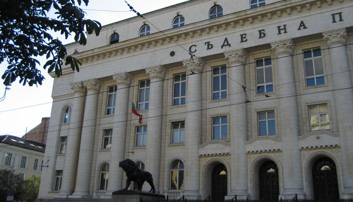 Няколко дни мъжът е живял с трупа на възрастната жена, излизал само да си купува алкохол