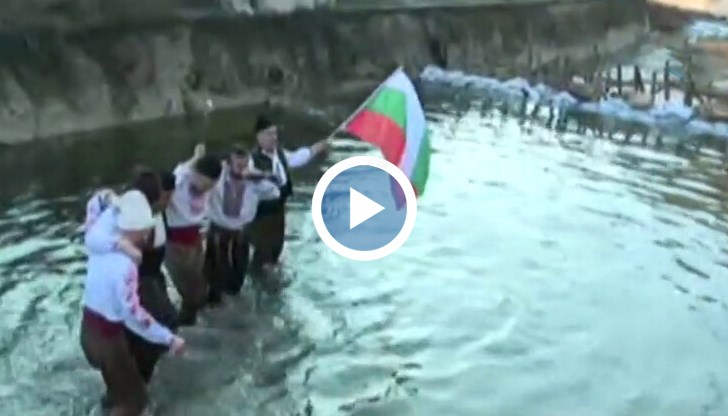 Местните хора категорично протестират срещу опитите на калоферци да си присвоят фолклорния обичай