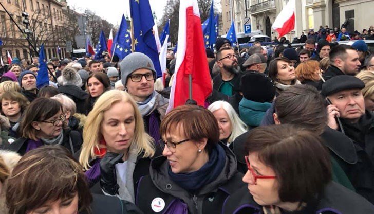 Недоволни демонстранти излязоха по улиците на Полша, Шотландия и Франция