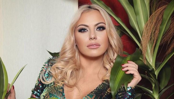 Тенисистът отпразнува победата си на ATP Cup с песен на певицата