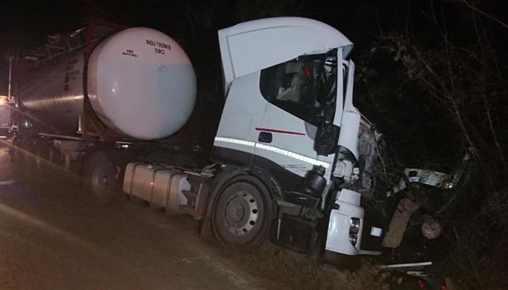 Той е настанен в шокова зала на русенската болница с опасност за живота