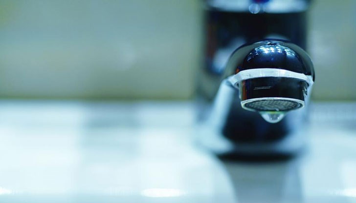 Колко още ще се държат възпитано и зряло хора, на които в последните 30 години само е взимано?