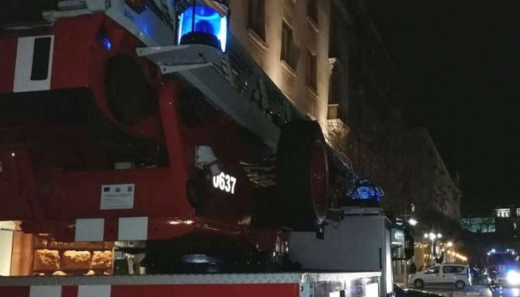 Близо 170 души са изведени късно вечерта вчера