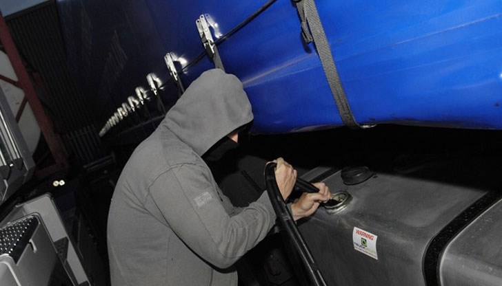 Според собственика на превозното средство, престъплението е извършено на 24 срещу 25 януари Според собственика на превозното средство, престъплението е извършено на 24 срещу 25 януари