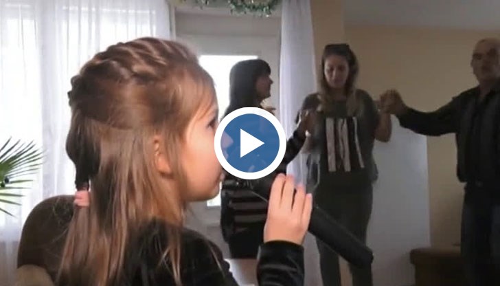 Малката Микаела е готова за голямата сцена