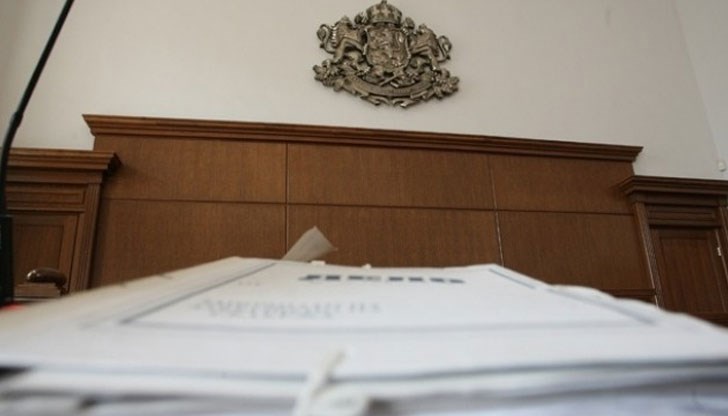 Две седмици мотаел управителя на фирмата с различни оправдания Две седмици мотаел управителя на фирмата с различни оправдания