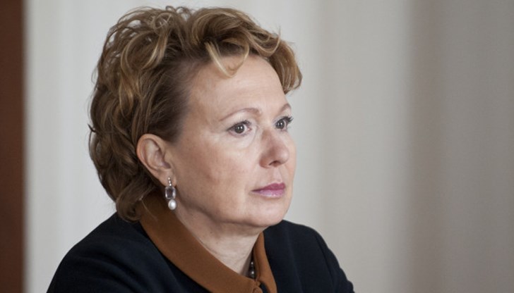 61-годишната жена паднала по стълбите и при падането счупила врата си