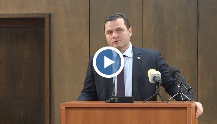 Кметът на Русе призова съветниците да се съсредоточат върху важните проблеми на града, а не върху заплатата му