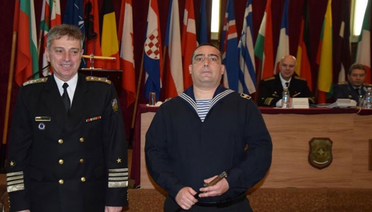 Матрос Левон Топалян получи сувенирен нож „Манлихер”