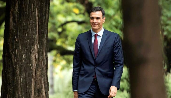 Той стана министър-председател с преднина от само 2 гласа