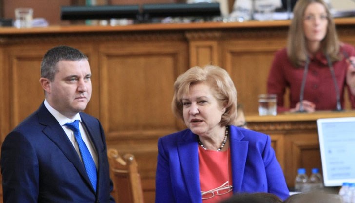 ​С ограничаването на възможността друг освен Българския спортен тотализатор да извършва дейността по лотарии, ще се ограничи и лудостта, която през последните години се разпространява, заяви председателят на бюджетната комисия