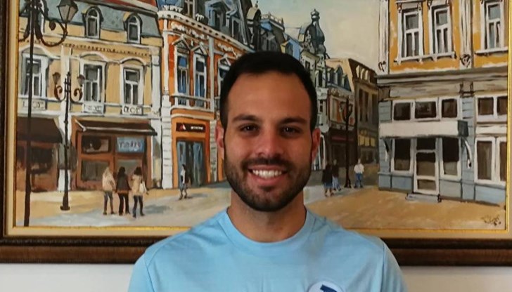 Отборът на Дунав подписа официално с Хуго Кюсоли Гумиеро Отборът на Дунав подписа официално с Хуго Кюсоли Гумиеро