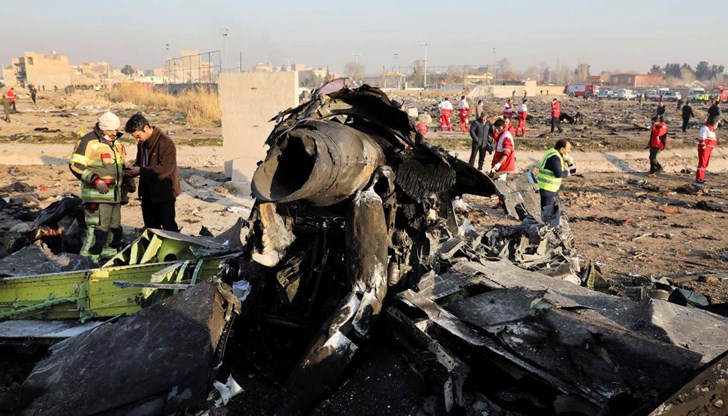 Страната отдава почит на жертвите на авиокатастрофата в Иран Страната отдава почит на жертвите на авиокатастрофата в Иран