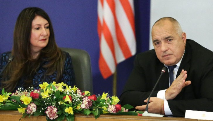 През март ще пристигне помощник-държавният секретар по консулските въпроси, за да се обсъдят възможностите за отпадане на визите за българи, съобщи Херо Мустафа През март ще пристигне помощник-държавният секретар по консулските въпроси, за да се обсъдят възможностите за отпадане на визите за българи, съобщи Херо Мустафа