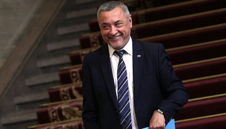 Измененията са внесени от лидера на НФСБ Валери Симеонов Измененията са внесени от лидера на НФСБ Валери Симеонов