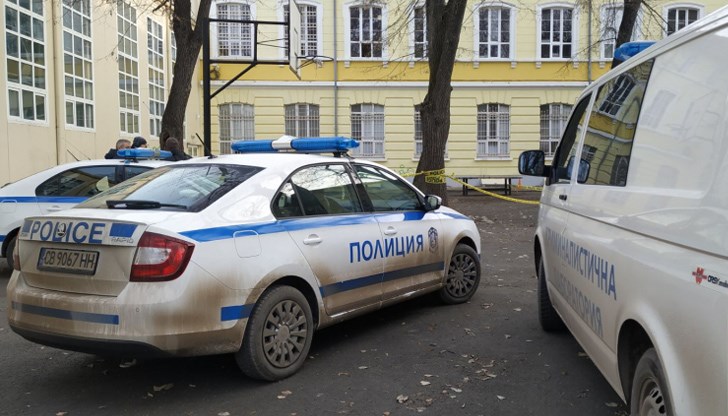 Момчето е скочило през прозореца на третия етаж на училището