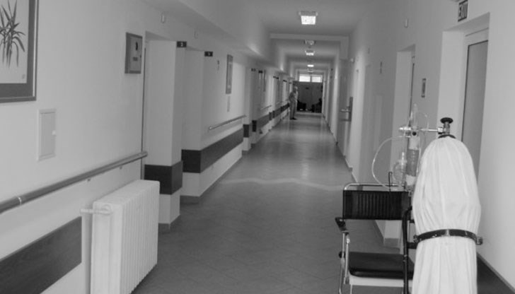 Мъж и жена са получили като усложнение двустранна пневмония и са приети в болница