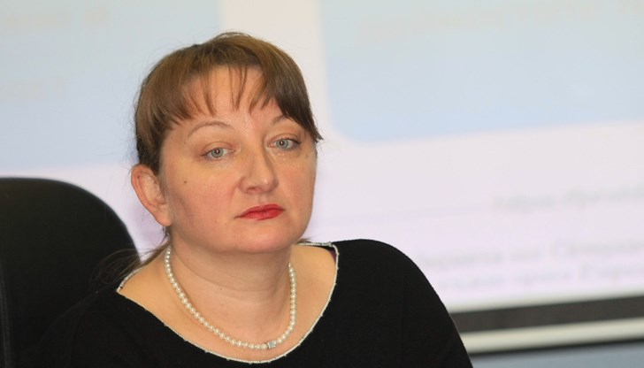 Деница Сачева е обяснила, че отлагането на пенсиите по „втория стълб“ е предложение от синдикатите