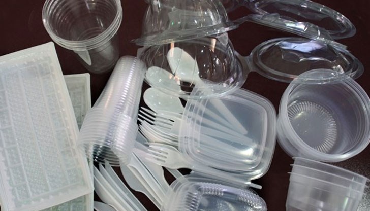 Ще бъдат премахнати и пластмасите от заведенията за бързо хранене и пакетирането на куриерски пратки