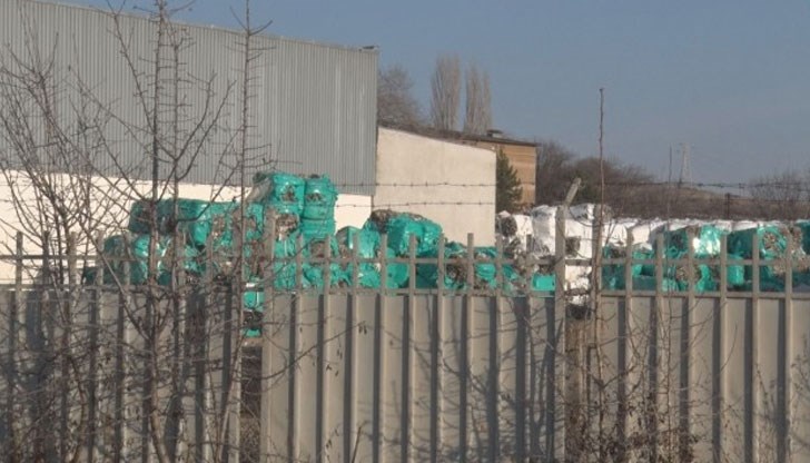 Ще се търси връзка между складираните отпадъци на площадката в Плевен и задържания преди по-малко от месец боклук в Италия