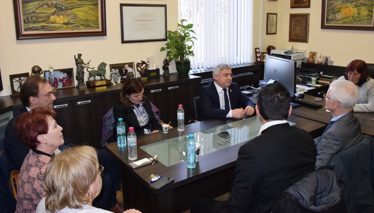 Ректорът на Русенския университет представил университета като висше училище, завоювало своето място на силна академична трансгранична структура Ректорът на Русенския университет представил университета като висше училище, завоювало своето място на силна академична трансгранична структура