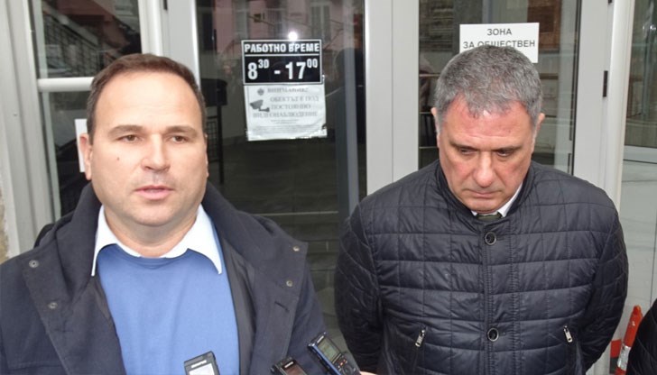 Крадците пуснали всички чешми да текат, запушили са сифоните и в продължение на десет часа водата е проникнала навсякъде и е разрушила кабинетите в митницата Крадците пуснали всички чешми да текат, запушили са сифоните и в продължение на десет часа водата е проникнала навсякъде и е разрушила кабинетите в митницата