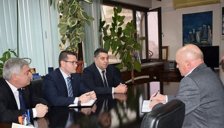 Това стана ясно днес на среща между кмета Пенчо Милков и председателя на район Тараклия в Молдова Иван Паслар