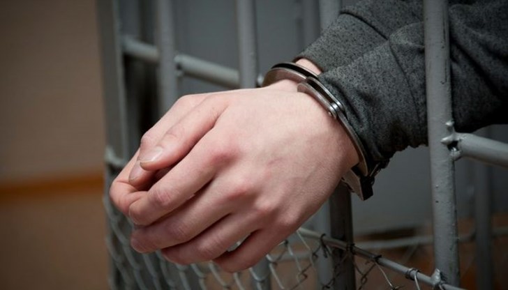 20-годишен мъж е задържан от полицията, за извършени кражби от магазини в Русе