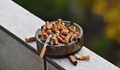 Пълните с угарки пепелници са опасни за здравето