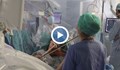 Пациентка свири на цигулка, докато хирурзи премахват тумор в мозъка ѝ