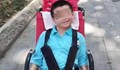Момче с церебрална парализа почина, след като баща му беше поставен под карантина в Китай