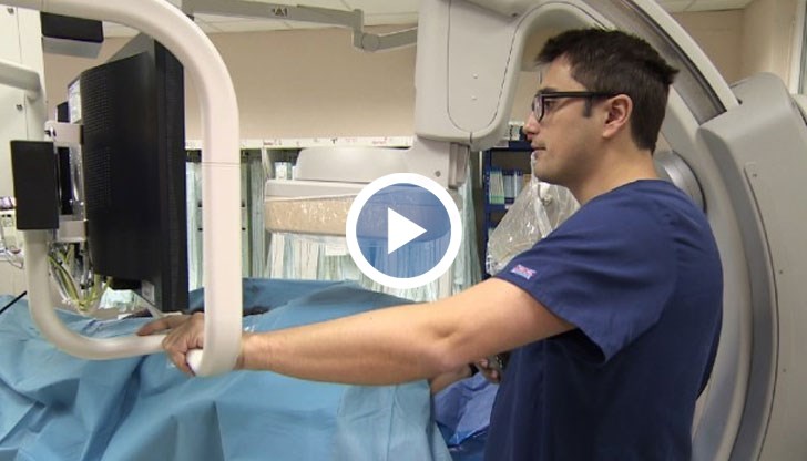 Радвам се, че мога да помагам на хората, споделя 34-годишният лекар